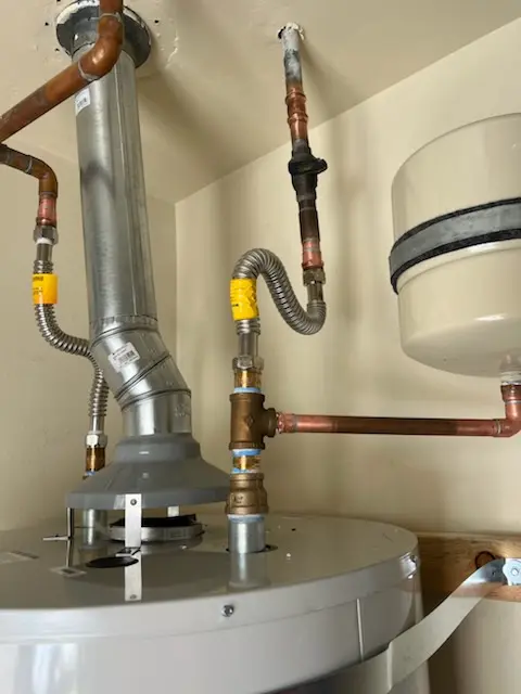 Water heater installation and plumbing repair in Clarendon Hills